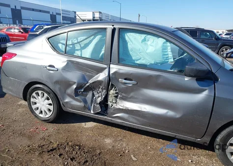 2016 Nissan Versa 1.6 S/1.6 S+/1.6 Sl/1.6 Sv z USA, uszkodzony, nr VIN 3N1CN7APXGL850947